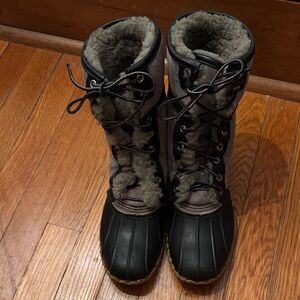 L. L. Bean Signature Wicked Good Foldover Shearling Duck Boot Women's  7 Lace-Up